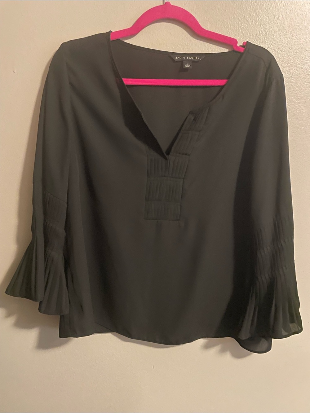 Zac & Rachel Black V-Neck Pleated-Sleeve Blouse